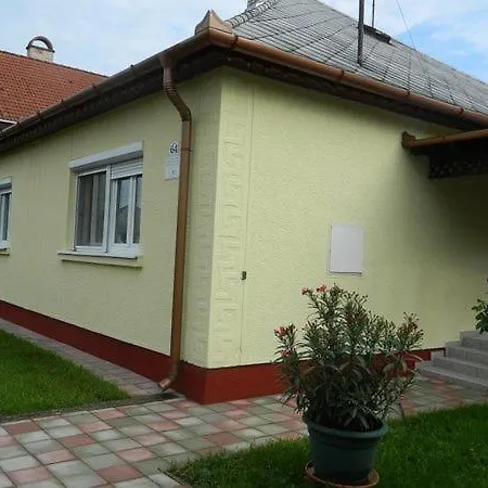 Tar Lak Vendeghaz * Hajduszoboszlo