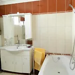 Tar Lak Vendeghaz 아파트 *